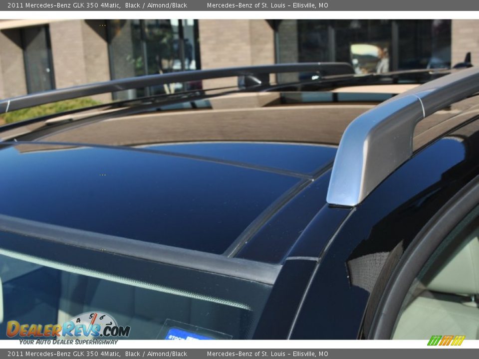 2011 Mercedes-Benz GLK 350 4Matic Black / Almond/Black Photo #17