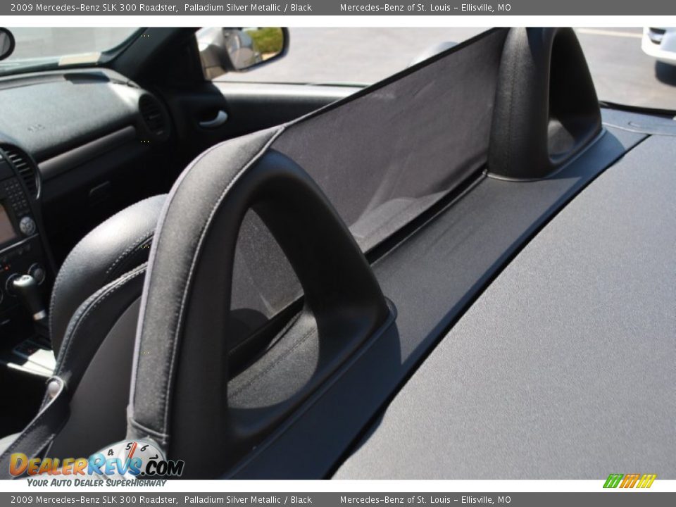 2009 Mercedes-Benz SLK 300 Roadster Palladium Silver Metallic / Black Photo #12