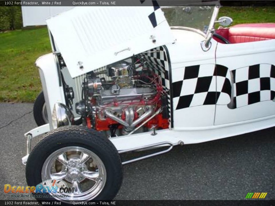 1932 Ford Roadster  355 Small Block Chevy V8 Engine Photo #3