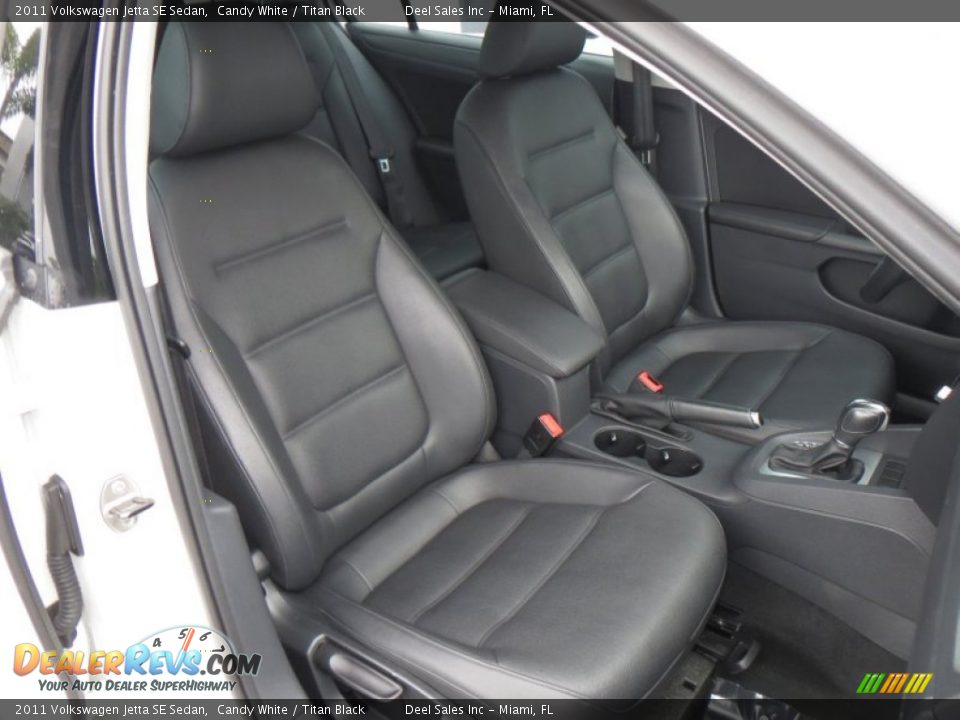 2011 Volkswagen Jetta SE Sedan Candy White / Titan Black Photo #10