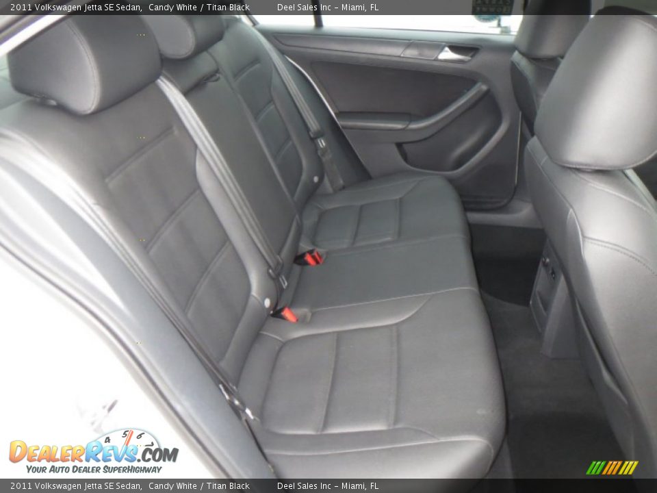 2011 Volkswagen Jetta SE Sedan Candy White / Titan Black Photo #11