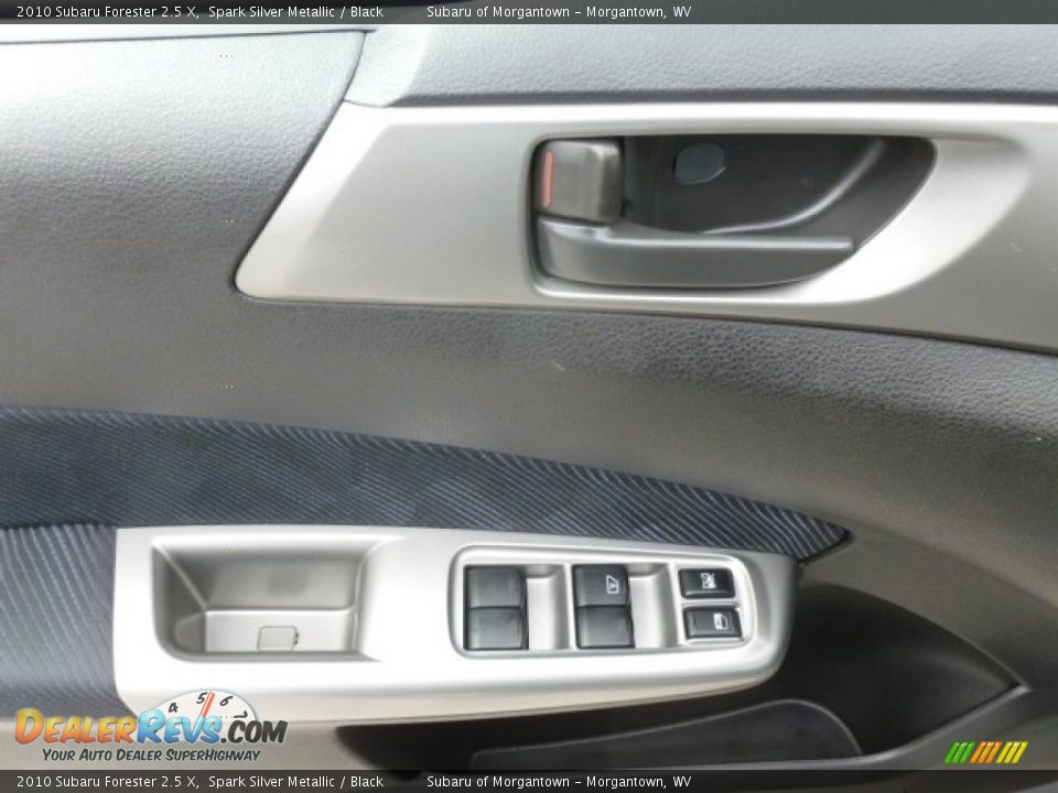 2010 Subaru Forester 2.5 X Spark Silver Metallic / Black Photo #17