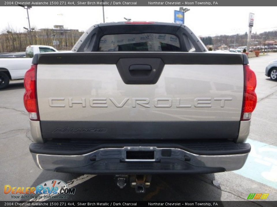 2004 Chevrolet Avalanche 1500 Z71 4x4 Silver Birch Metallic / Dark Charcoal Photo #4