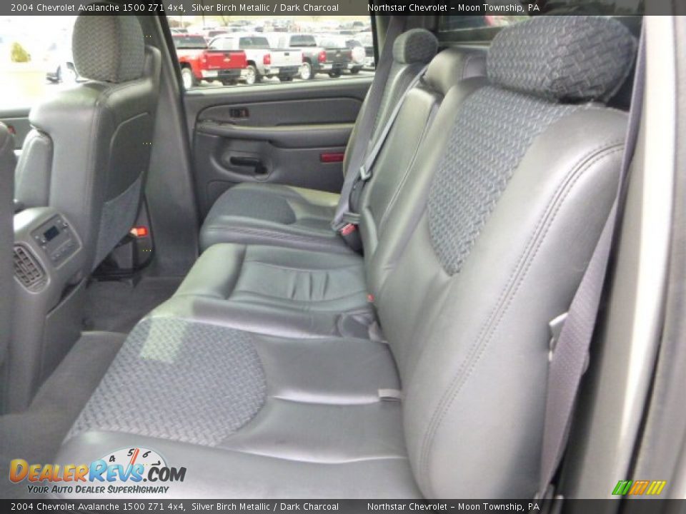 2004 Chevrolet Avalanche 1500 Z71 4x4 Silver Birch Metallic / Dark Charcoal Photo #11
