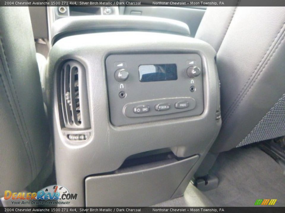 2004 Chevrolet Avalanche 1500 Z71 4x4 Silver Birch Metallic / Dark Charcoal Photo #14