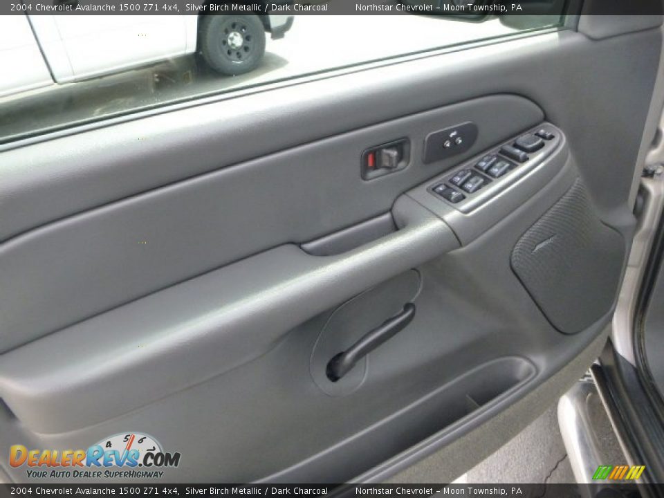 2004 Chevrolet Avalanche 1500 Z71 4x4 Silver Birch Metallic / Dark Charcoal Photo #15
