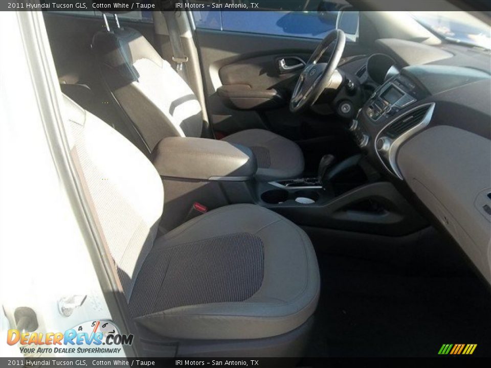 2011 Hyundai Tucson GLS Cotton White / Taupe Photo #6