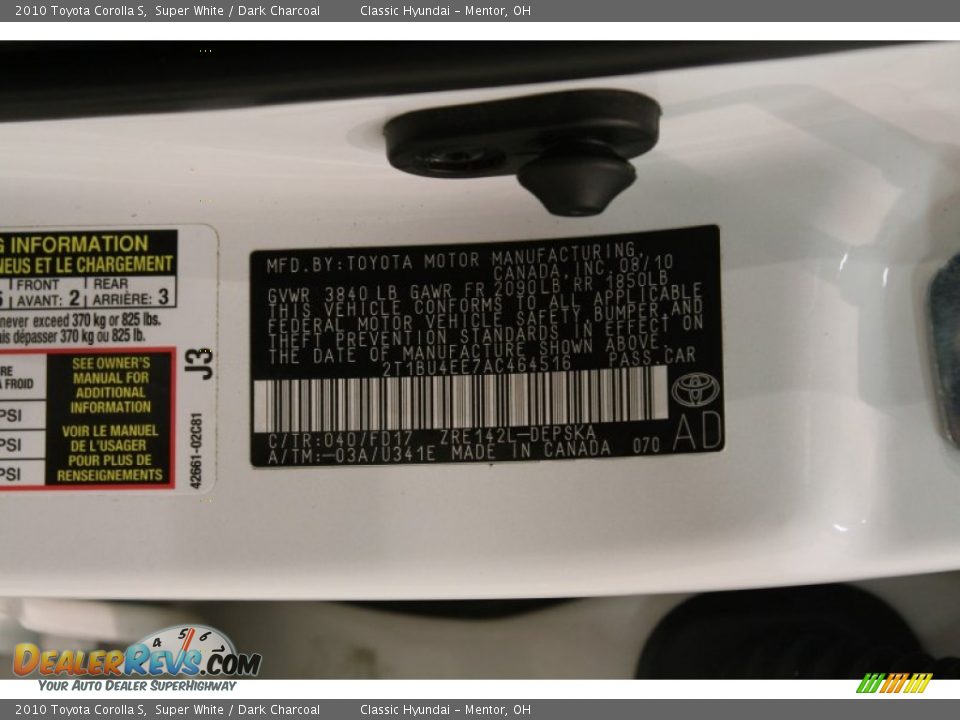 2010 Toyota Corolla S Super White / Dark Charcoal Photo #17