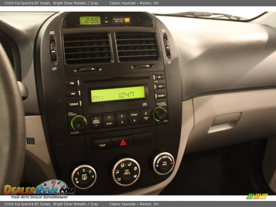 2009 Kia Spectra EX Sedan Bright Silver Metallic / Gray Photo #8
