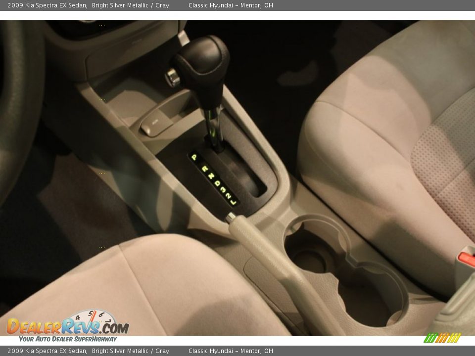 2009 Kia Spectra EX Sedan Bright Silver Metallic / Gray Photo #9