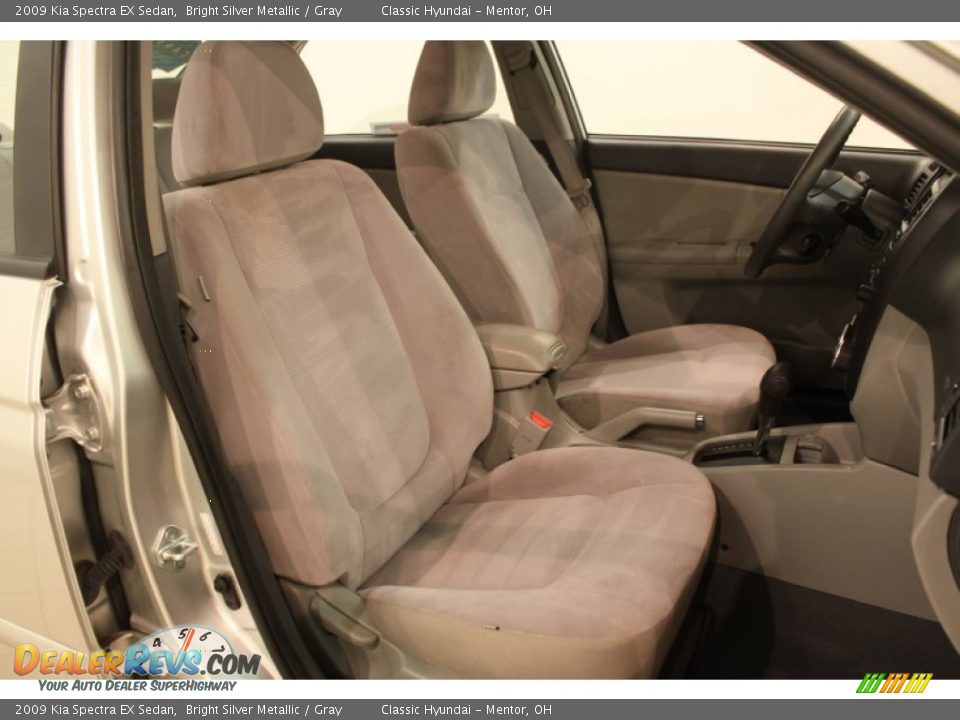 2009 Kia Spectra EX Sedan Bright Silver Metallic / Gray Photo #10