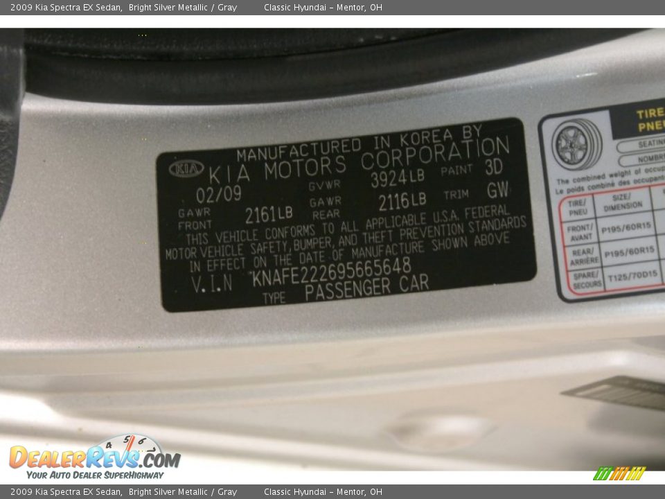 2009 Kia Spectra EX Sedan Bright Silver Metallic / Gray Photo #16