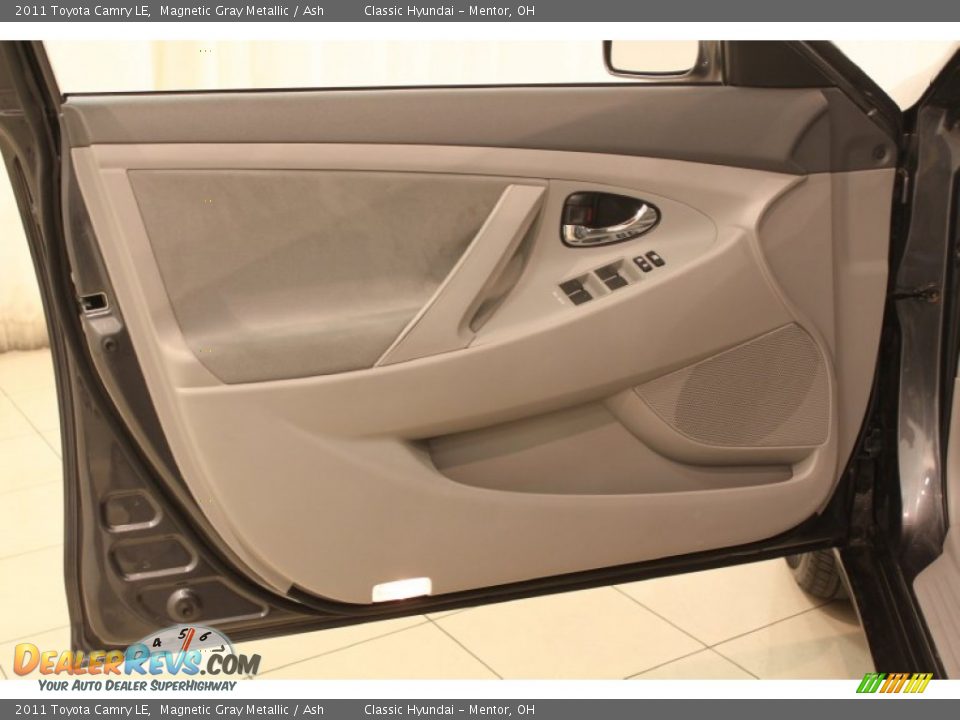 2011 Toyota Camry LE Magnetic Gray Metallic / Ash Photo #4