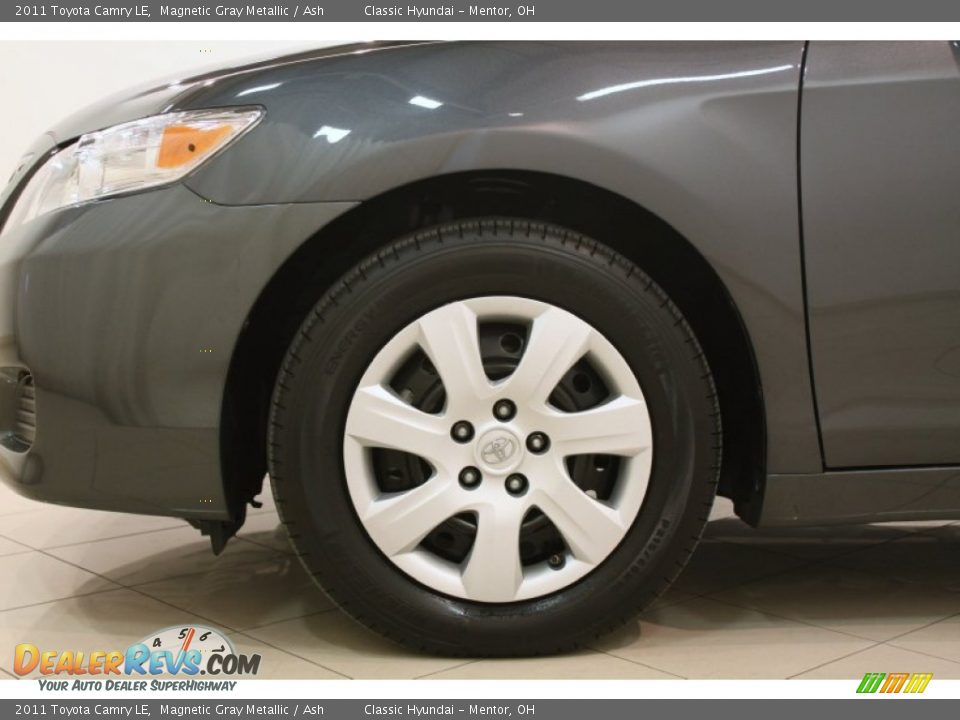 2011 Toyota Camry LE Magnetic Gray Metallic / Ash Photo #16