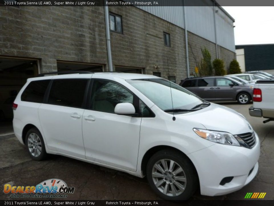 2011 Toyota Sienna LE AWD Super White / Light Gray Photo #1