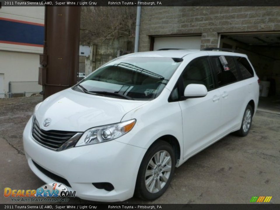2011 Toyota Sienna LE AWD Super White / Light Gray Photo #3