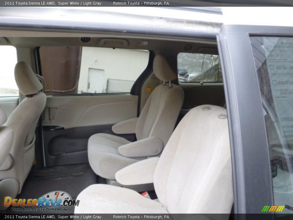 2011 Toyota Sienna LE AWD Super White / Light Gray Photo #5