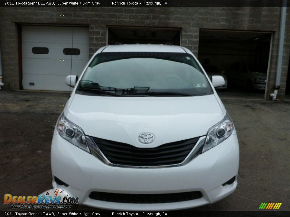 2011 Toyota Sienna LE AWD Super White / Light Gray Photo #13