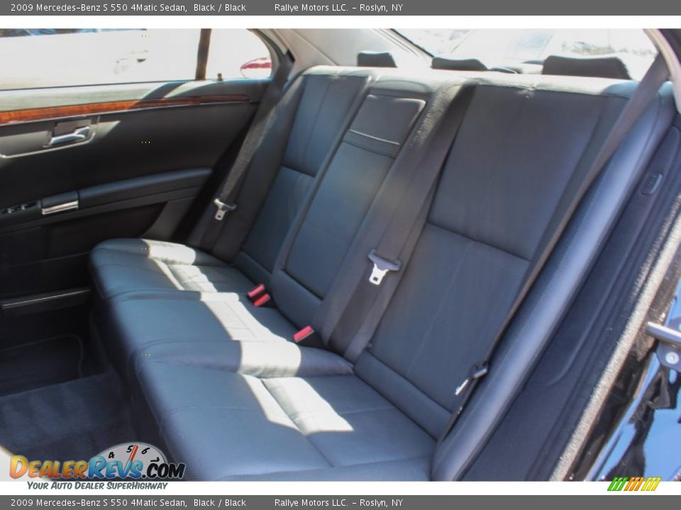 2009 Mercedes-Benz S 550 4Matic Sedan Black / Black Photo #18