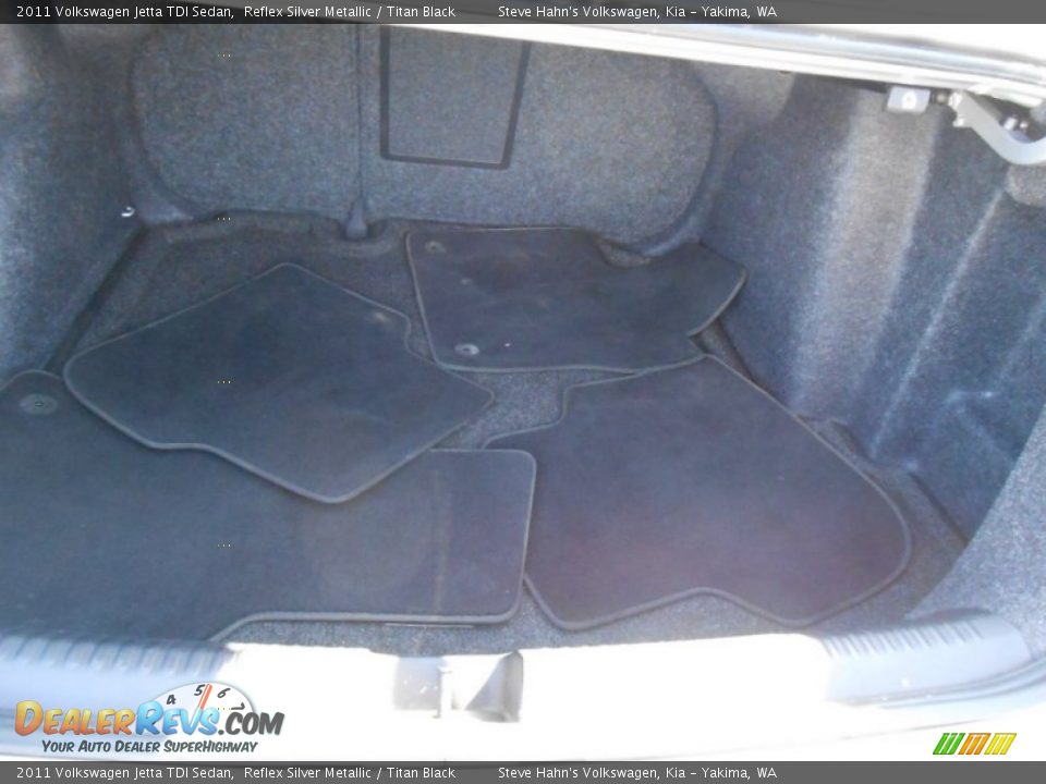 2011 Volkswagen Jetta TDI Sedan Reflex Silver Metallic / Titan Black Photo #24