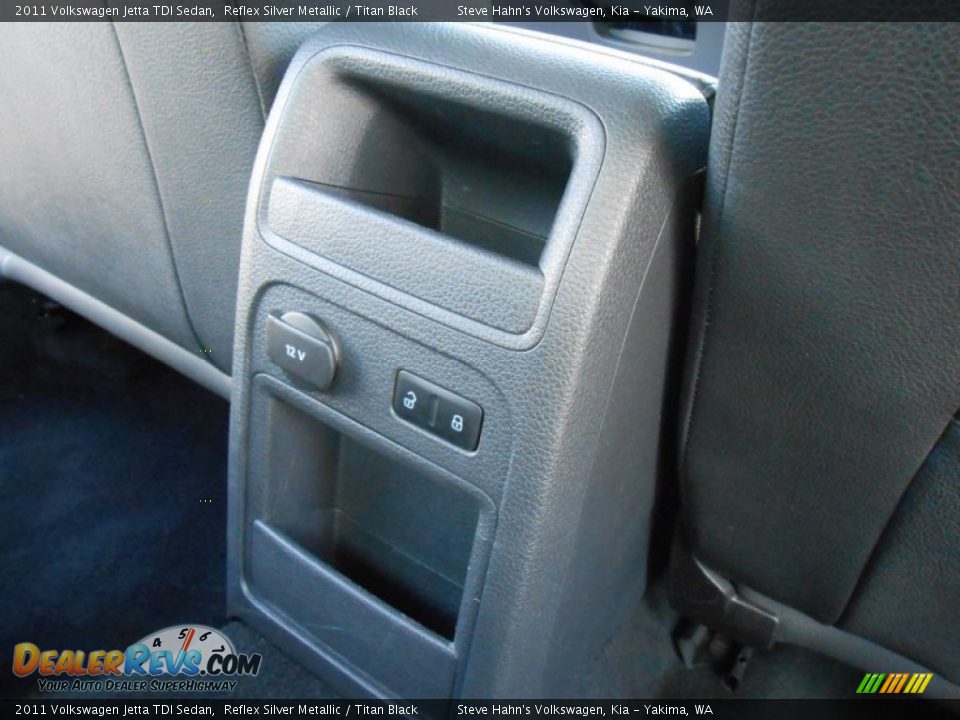 2011 Volkswagen Jetta TDI Sedan Reflex Silver Metallic / Titan Black Photo #26