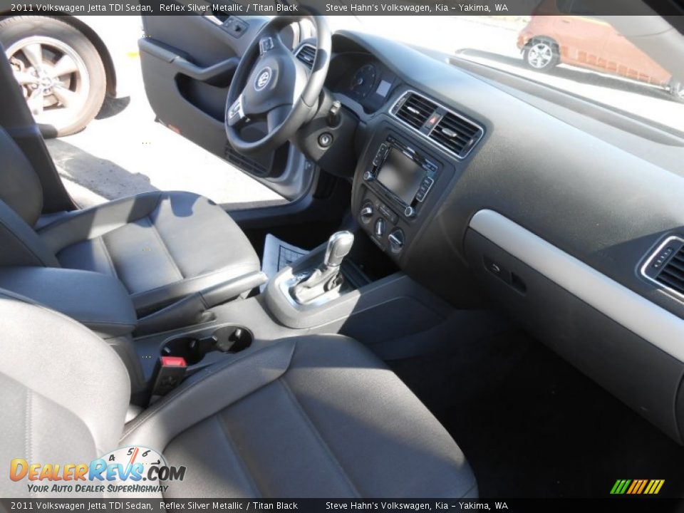 2011 Volkswagen Jetta TDI Sedan Reflex Silver Metallic / Titan Black Photo #27