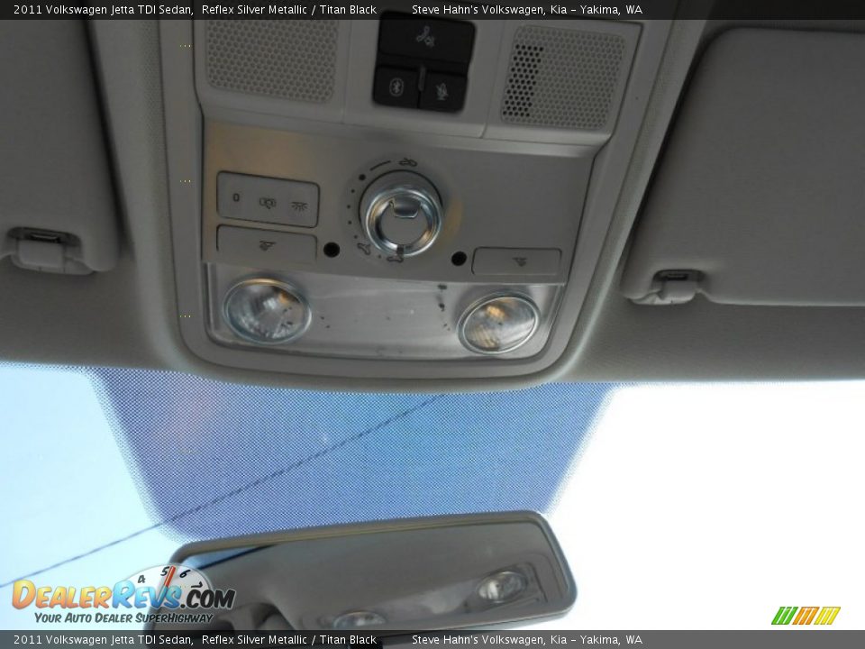 2011 Volkswagen Jetta TDI Sedan Reflex Silver Metallic / Titan Black Photo #33