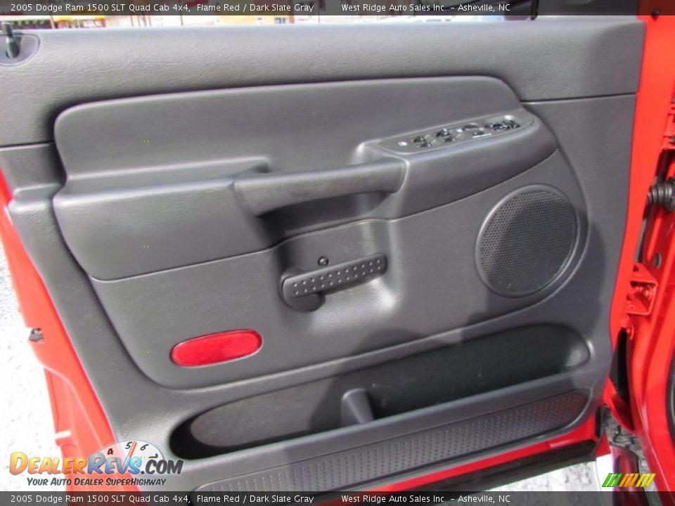 2005 Dodge Ram 1500 SLT Quad Cab 4x4 Flame Red / Dark Slate Gray Photo #19