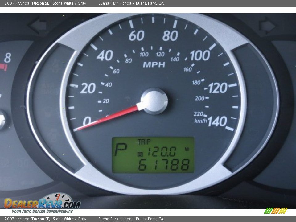 2007 Hyundai Tucson SE Stone White / Gray Photo #2