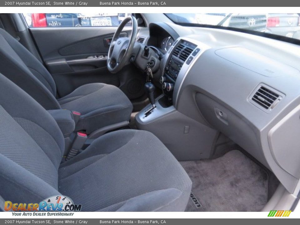 2007 Hyundai Tucson SE Stone White / Gray Photo #6