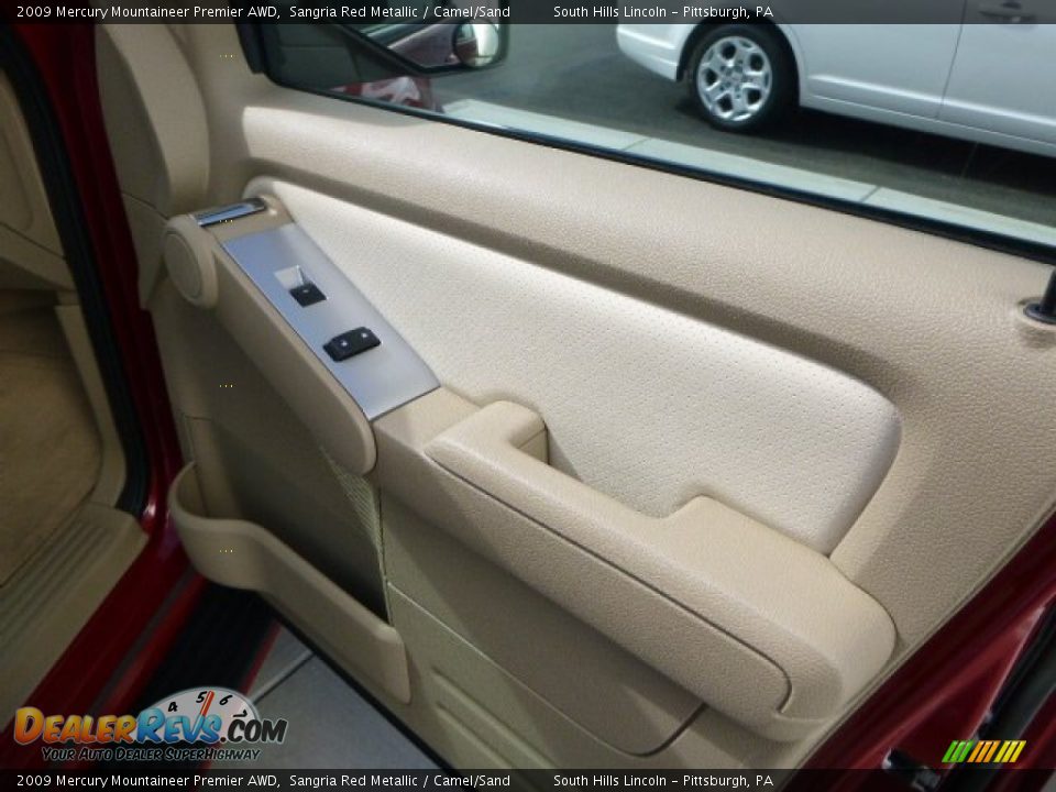 Door Panel of 2009 Mercury Mountaineer Premier AWD Photo #12