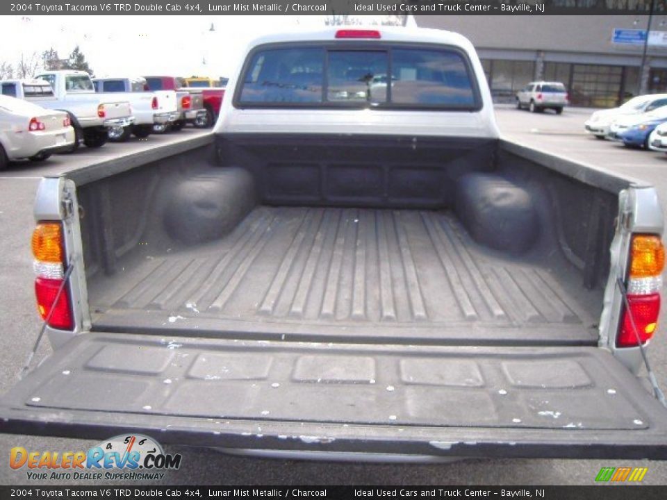 2004 Toyota Tacoma V6 TRD Double Cab 4x4 Lunar Mist Metallic / Charcoal Photo #11