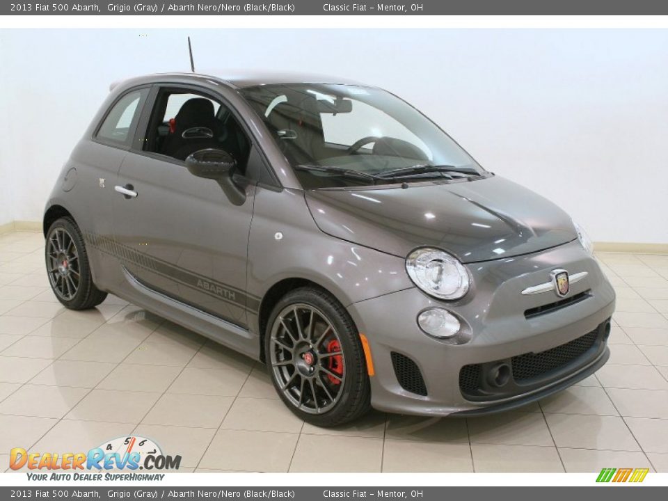 Front 3/4 View of 2013 Fiat 500 Abarth Photo #1