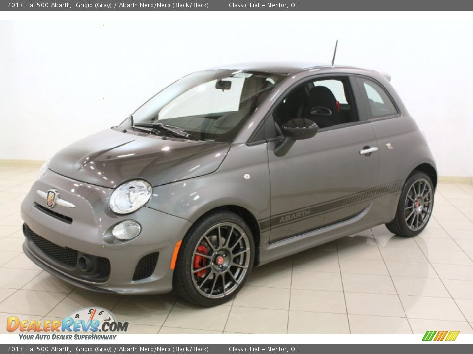 Front 3/4 View of 2013 Fiat 500 Abarth Photo #4