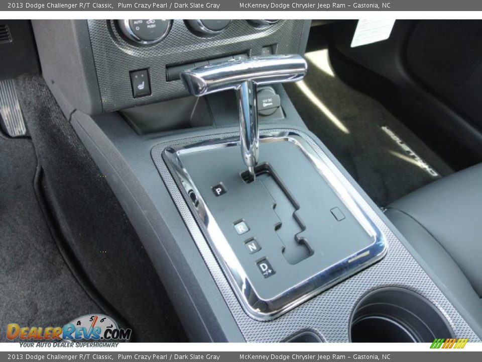 2013 Dodge Challenger R/T Classic Shifter Photo #9
