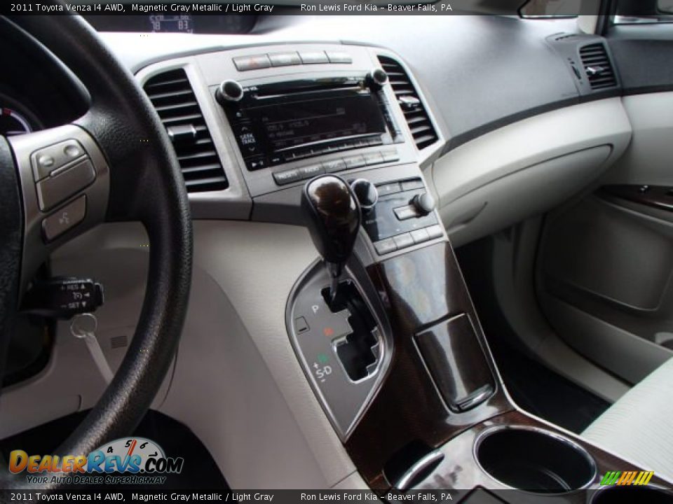 2011 Toyota Venza I4 AWD Magnetic Gray Metallic / Light Gray Photo #17