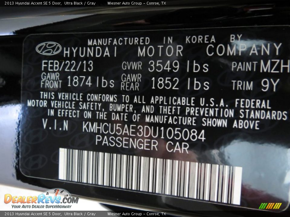 2013 Hyundai Accent SE 5 Door Ultra Black / Gray Photo #6