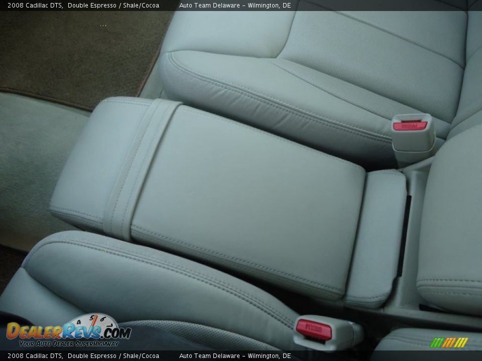 2008 Cadillac DTS Double Espresso / Shale/Cocoa Photo #32