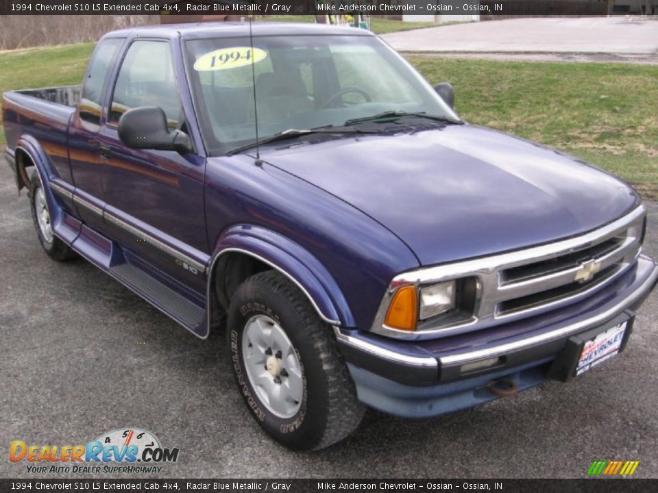 1994 Chevrolet S10 LS Extended Cab 4x4 Radar Blue Metallic / Gray Photo #1