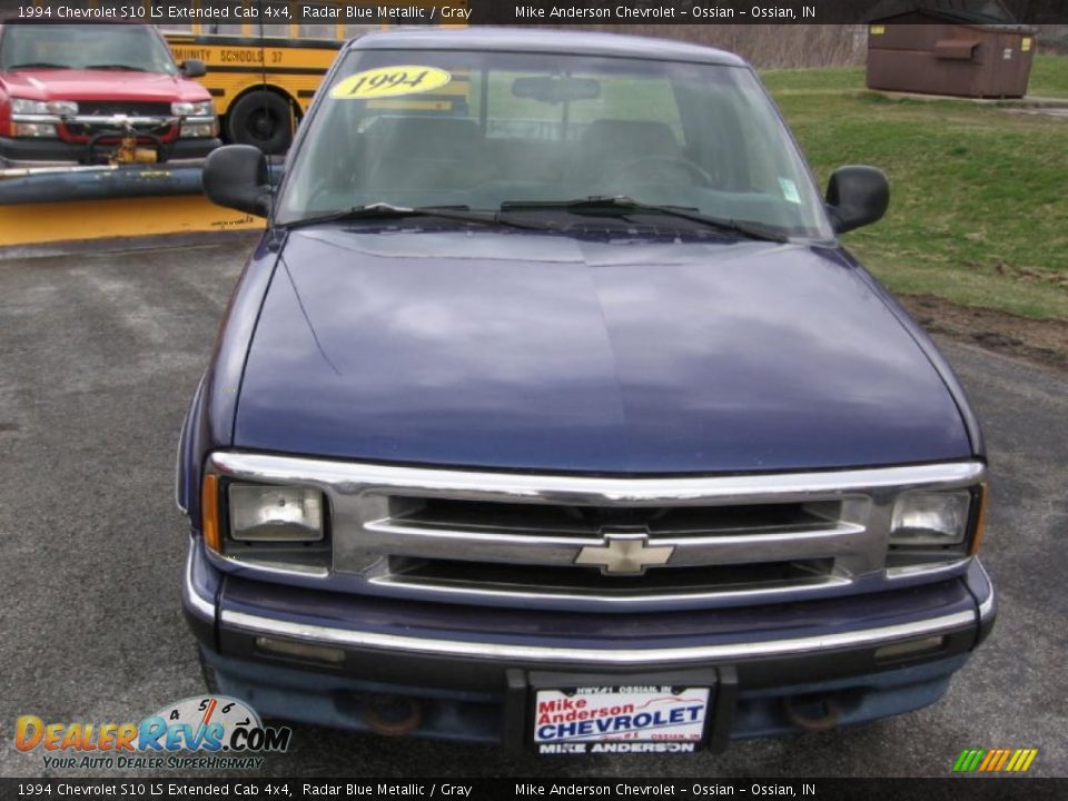 1994 Chevrolet S10 LS Extended Cab 4x4 Radar Blue Metallic / Gray Photo #2