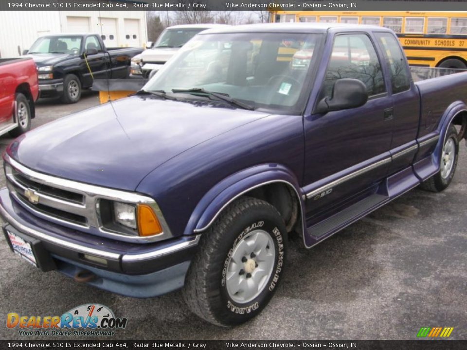 1994 Chevrolet S10 LS Extended Cab 4x4 Radar Blue Metallic / Gray Photo #3