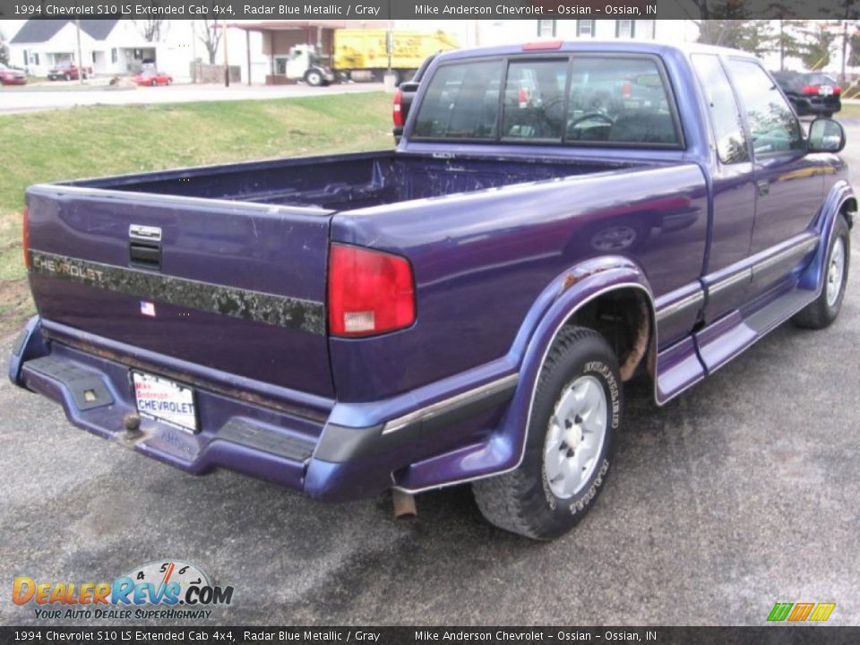 1994 Chevrolet S10 LS Extended Cab 4x4 Radar Blue Metallic / Gray Photo #7