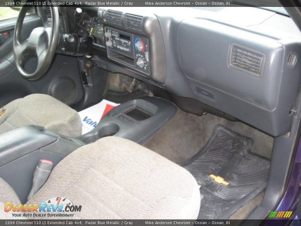 1994 Chevrolet S10 LS Extended Cab 4x4 Radar Blue Metallic / Gray Photo #14
