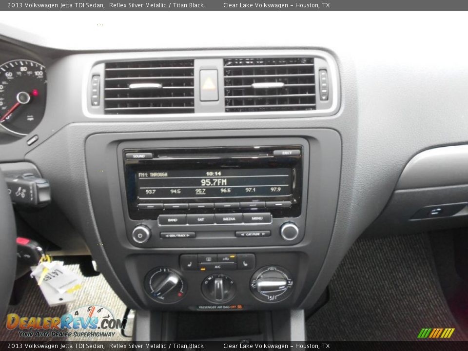 2013 Volkswagen Jetta TDI Sedan Reflex Silver Metallic / Titan Black Photo #17