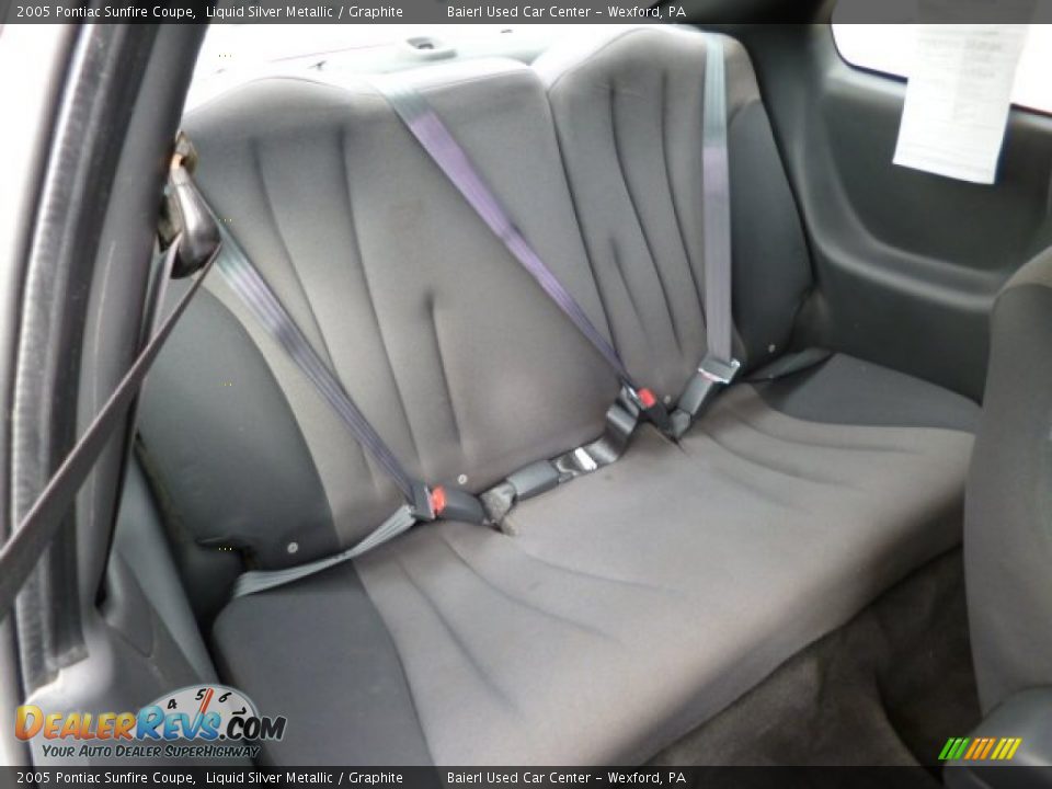 2005 Pontiac Sunfire Coupe Liquid Silver Metallic / Graphite Photo #12