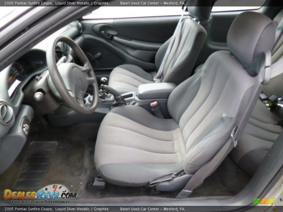 2005 Pontiac Sunfire Coupe Liquid Silver Metallic / Graphite Photo #14