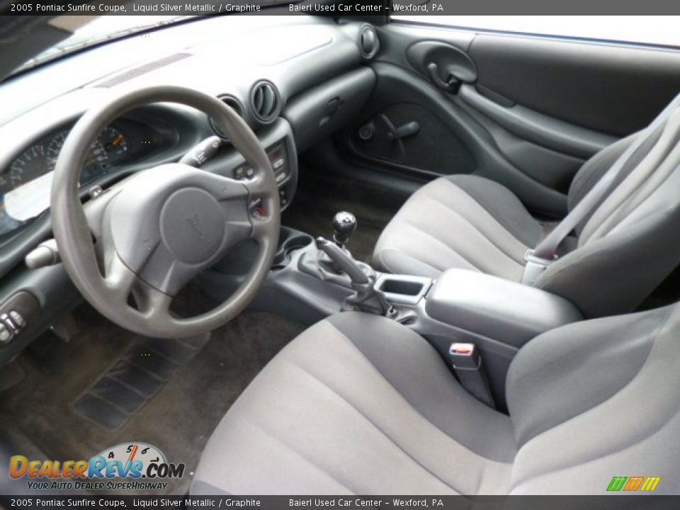 2005 Pontiac Sunfire Coupe Liquid Silver Metallic / Graphite Photo #15