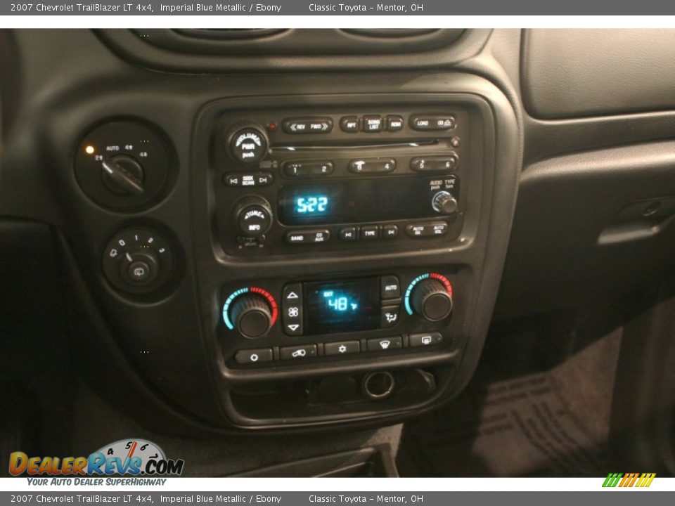 Controls of 2007 Chevrolet TrailBlazer LT 4x4 Photo #9