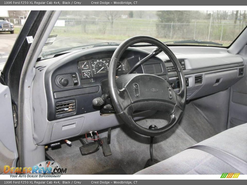 1996 Ford F250 XL Regular Cab 4x4 Black / Grey Photo #11