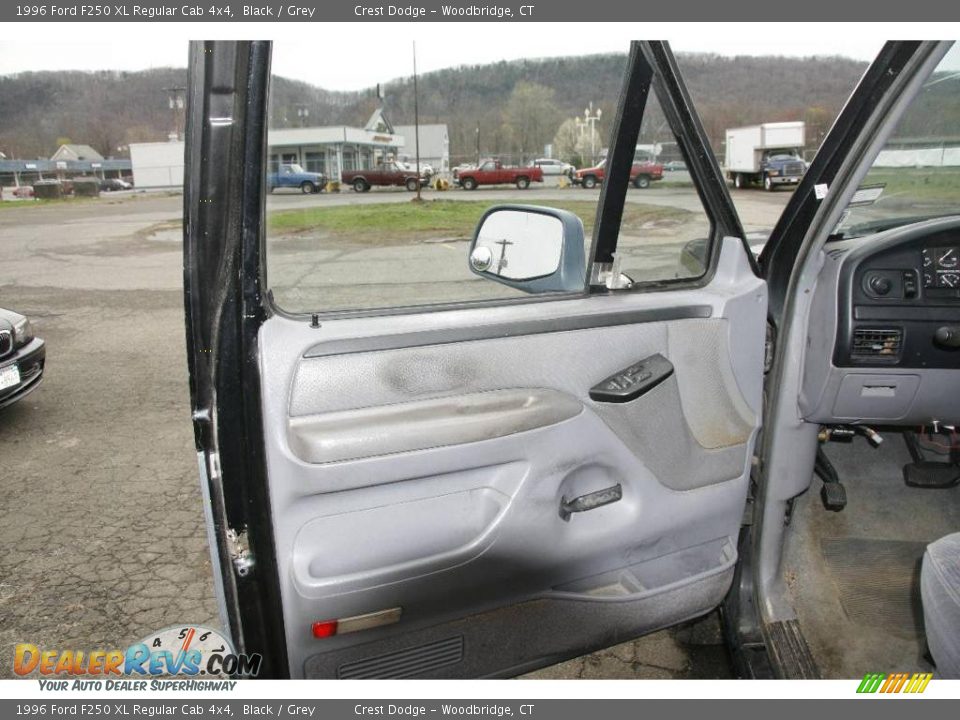 1996 Ford F250 XL Regular Cab 4x4 Black / Grey Photo #12